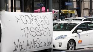 Lo sciopero dei taxisti milanesi contro Uber